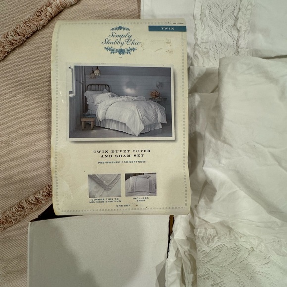 Elegant White Lace Shabby Chic White Sleepwear Set - Picture 5 of 5